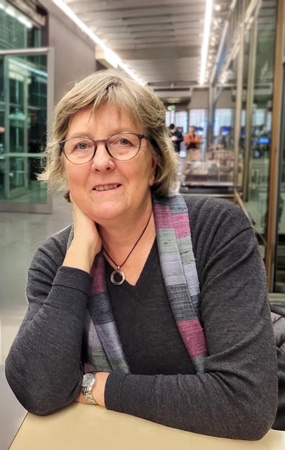 Angela Hinzen